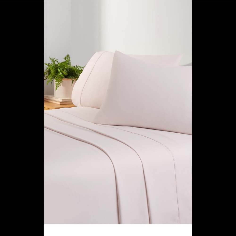 *brand new UGG sheet set-size-king!